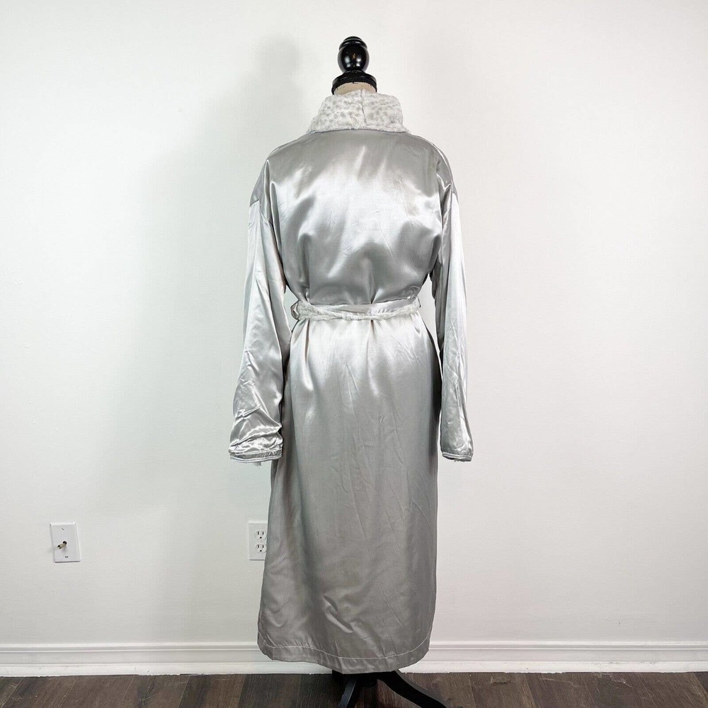Giraffe At Home NWT Women's Luxe Satin Snow Leopard Faux Fur Robe M - Picture 5 of 7